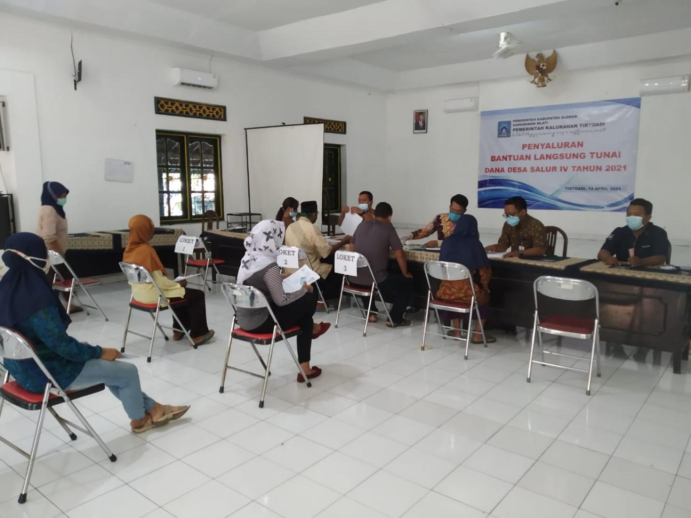 Penyaluran BLT Dana Desa Salur IV Kalurahan Tirtoadi