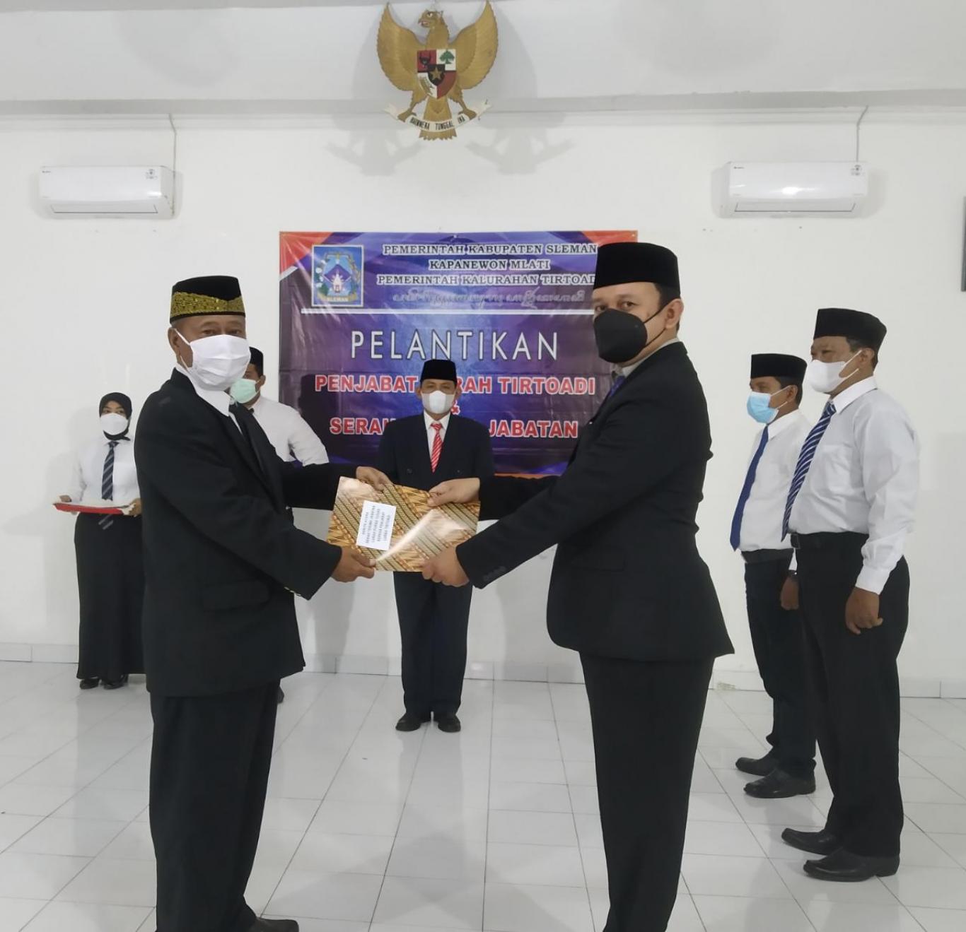Pelantikan Penjabat Lurah Tirtoadi dan Serah Terima Jabatan Lurah Tirtoadi