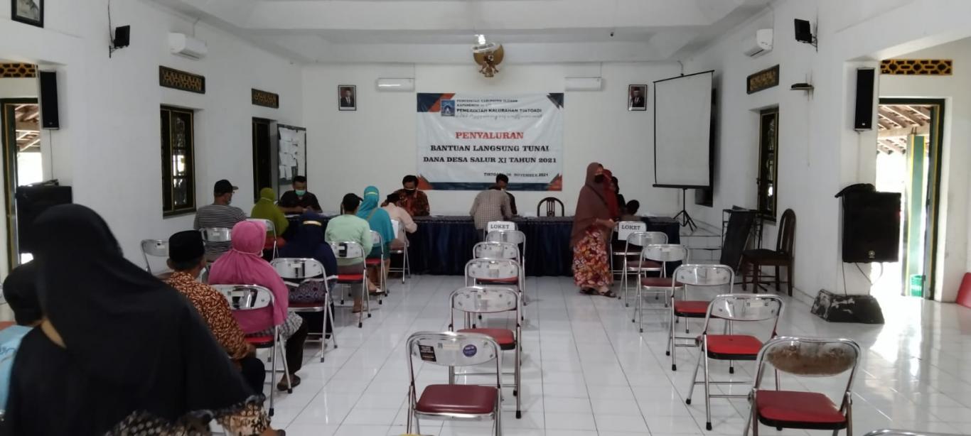 PENYALURAN BANTUAN LANGSUNG TUNAI DANA DESA SALUR XI