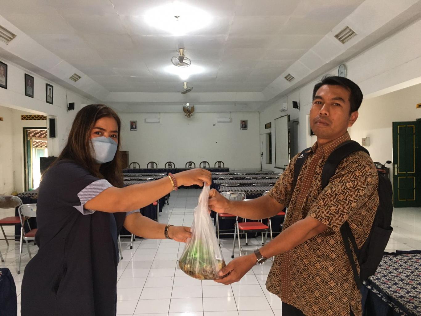PENYERAHAN PMT BALITA UNTUK BULAN JULI 2022